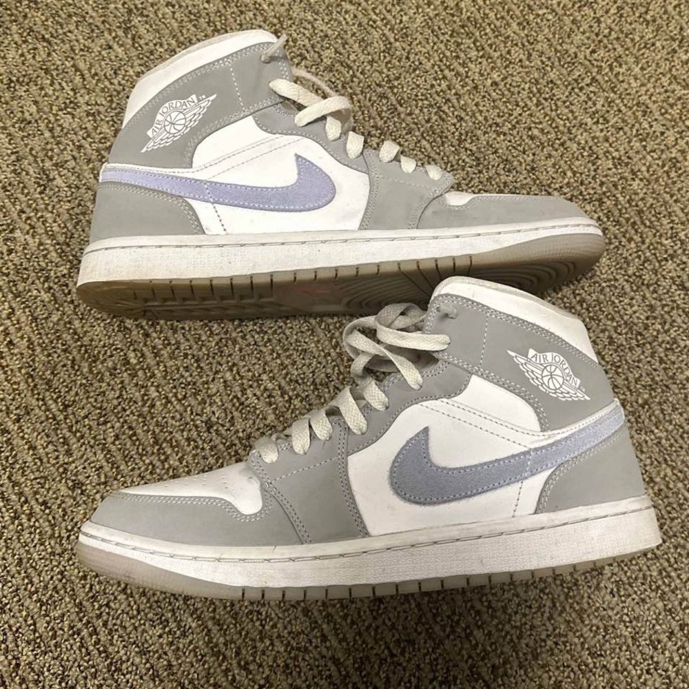 Jordan 1 Mid Aluminum Wolf